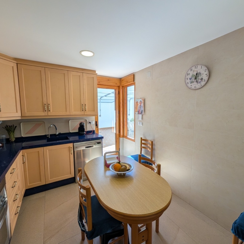 Townhouse in Sax (Ref: 23203)