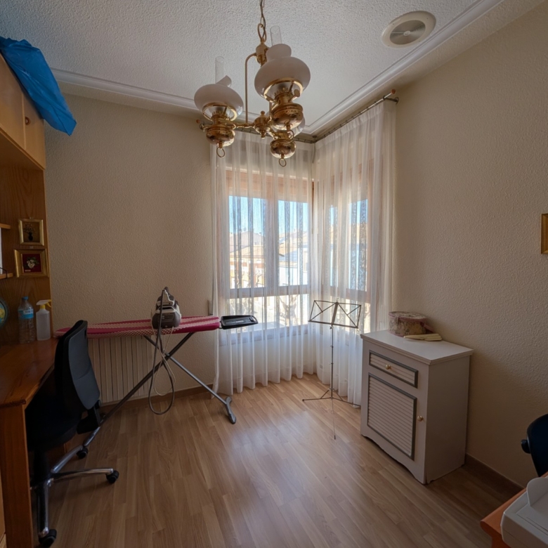 Townhouse in Sax (Ref: 23203)