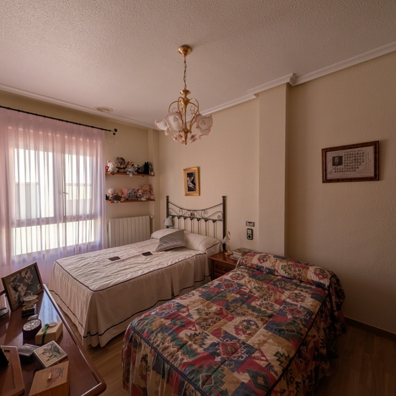 Townhouse in Sax (Ref: 23203)