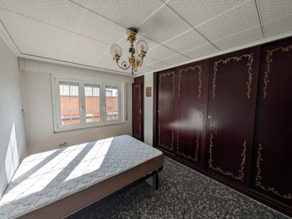 Apartment in Sax (Ref: 23205)