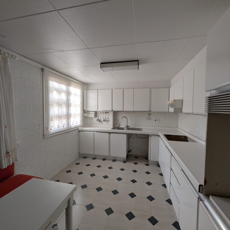 Apartment in Sax (Ref: 23205)