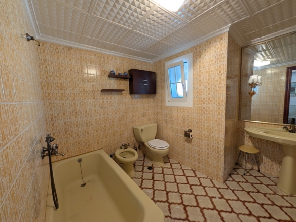 Apartment in Sax (Ref: 23205)
