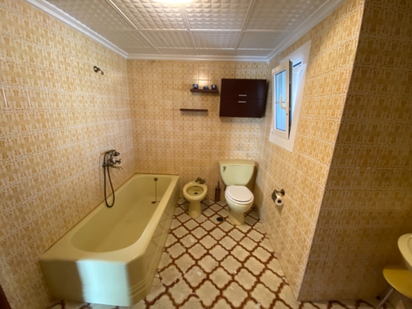 Apartment in Sax (Ref: 23205)