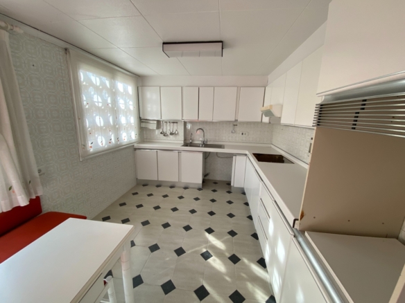 Apartment in Sax (Ref: 23205)