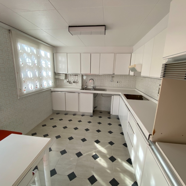 Apartment in Sax (Ref: 23205)