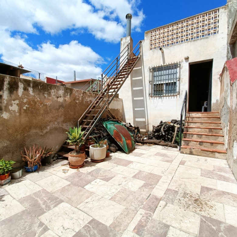Townhouse in Hondón de los Frailes (Ref: AM-HFMART)