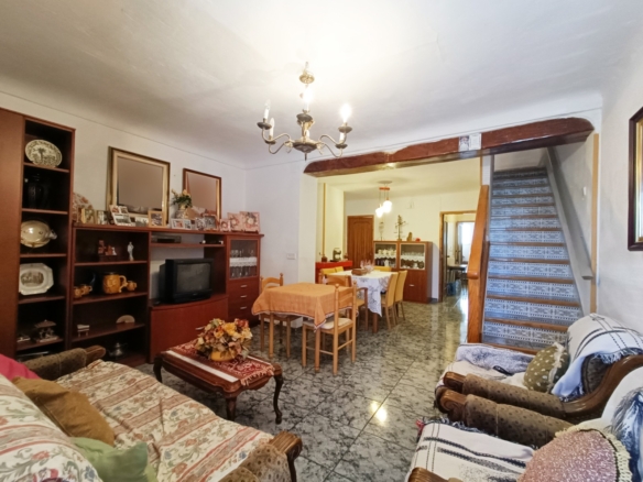 Townhouse in Hondón de los Frailes (Ref: AM-HFMART)
