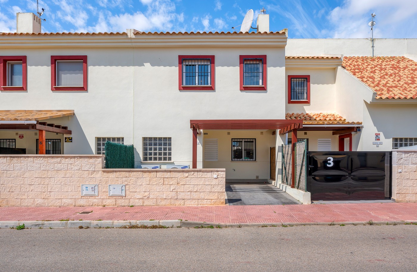Townhouse in Ciudad Quesada (Ref: DLF134)