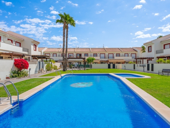 Townhouse in Ciudad Quesada (Ref: DLF134)