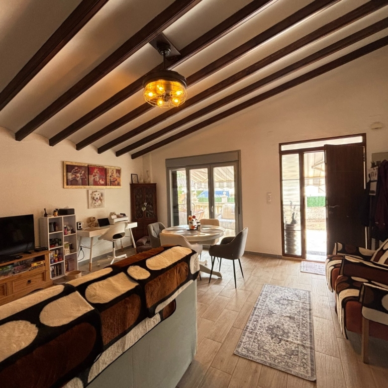 Villa in Petrer (Ref: 9013 GM7256)