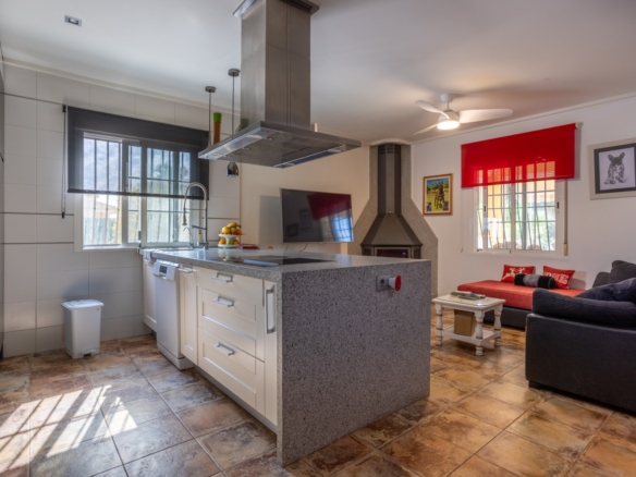 Detached Villa in Elche (Ref: BC-VISA)