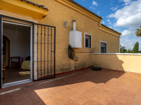 Detached Villa in Elche (Ref: BC-VISA)