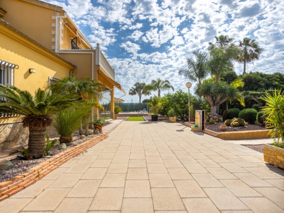 Detached Villa in Elche (Ref: BC-VISA)