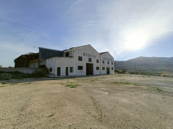 Commercial in Hondón de los Frailes (Ref: AM-BODEGA)