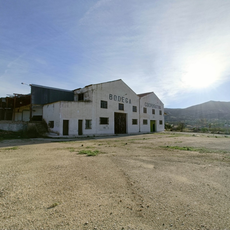 Commercial in Hondón de los Frailes (Ref: AM-BODEGA)