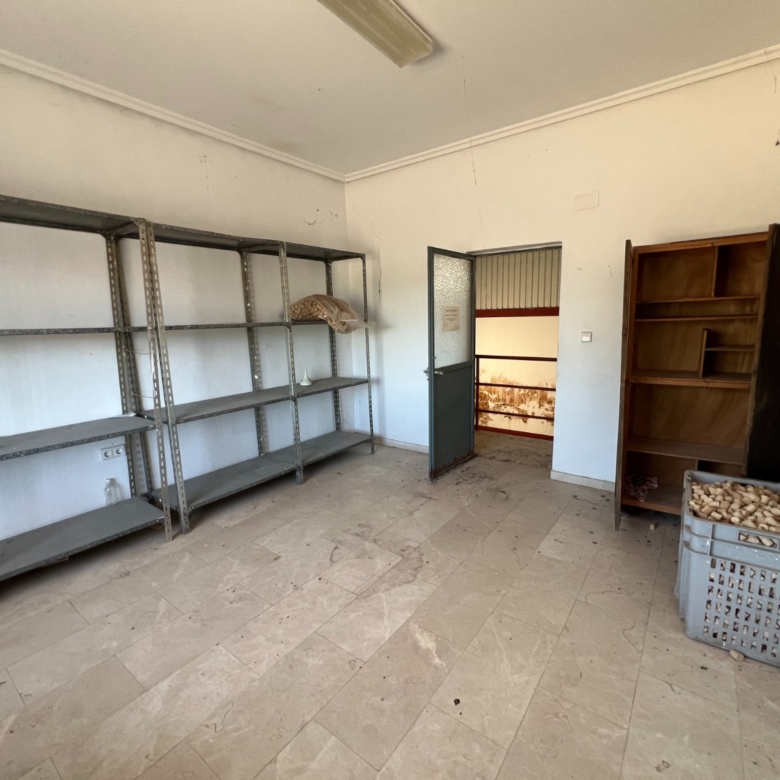 Commercial in Hondón de los Frailes (Ref: AM-BODEGA)