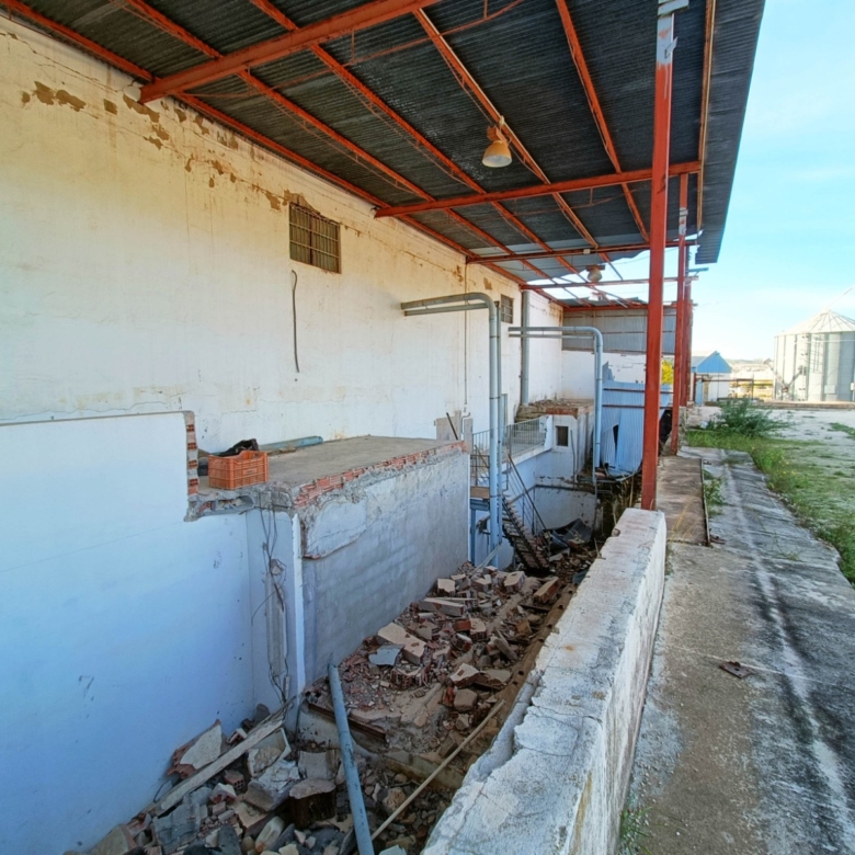 Commercial in Hondón de los Frailes (Ref: AM-BODEGA)