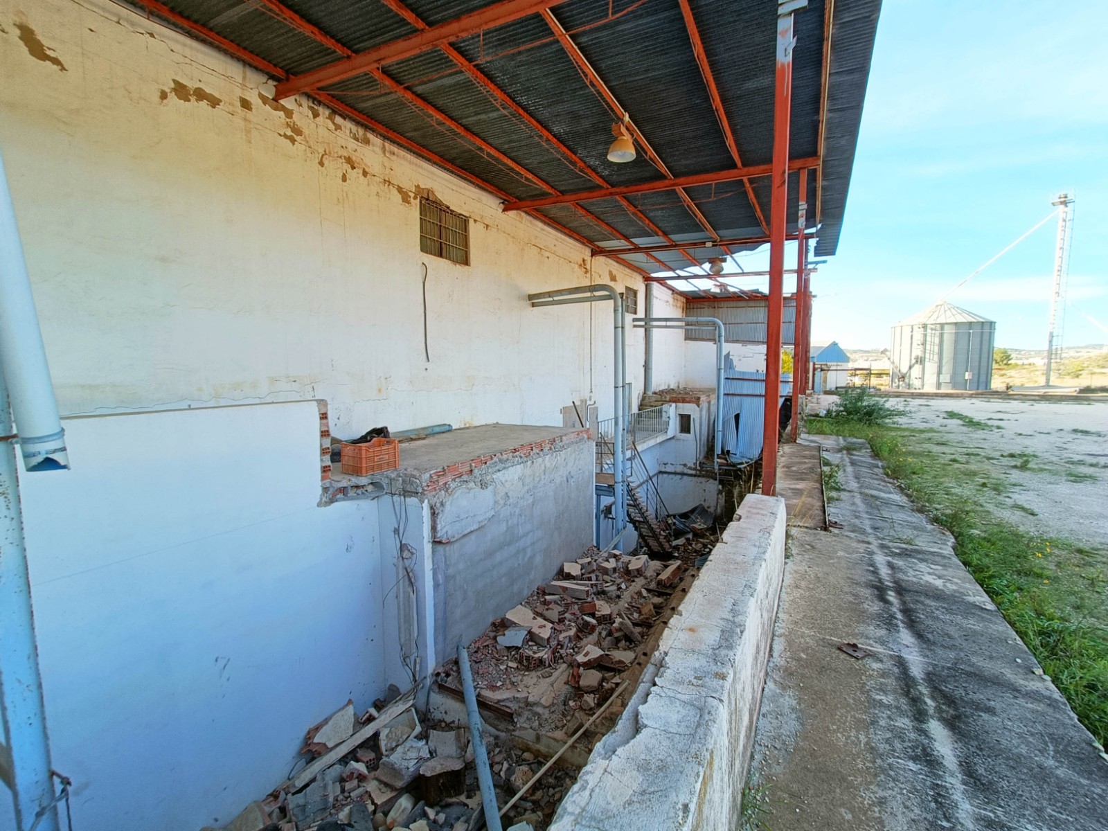 Commercial in Hondón de los Frailes (Ref: AM-BODEGA)