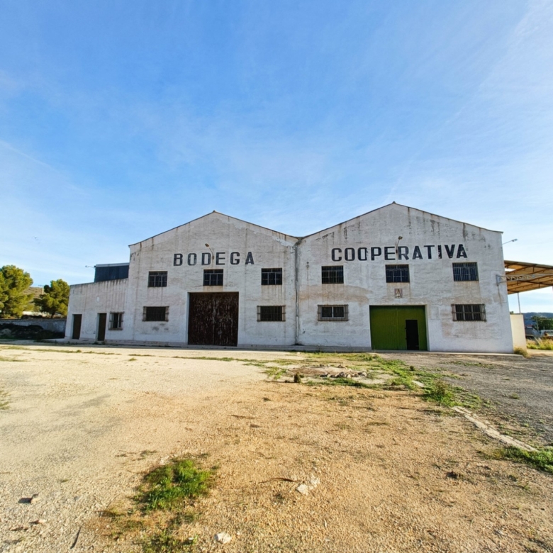 Commercial in Hondón de los Frailes (Ref: AM-BODEGA)