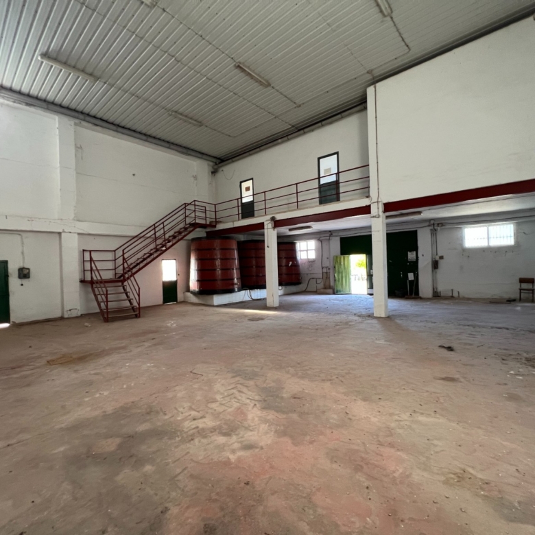 Commercial in Hondón de los Frailes (Ref: AM-BODEGA)