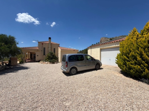 Villa in Sax (Ref: 9031 GM2467)