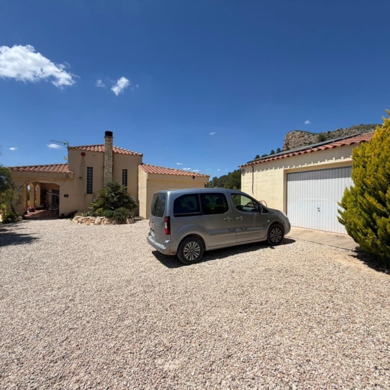 Villa in Sax (Ref: 9031 GM2467)