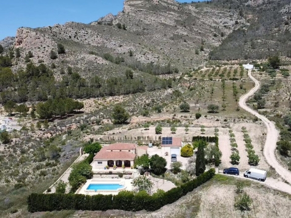 Villa in Sax (Ref: 9031 GM2467)