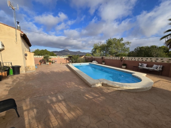 Villa in Sax (Ref: 5039 IVD13830)