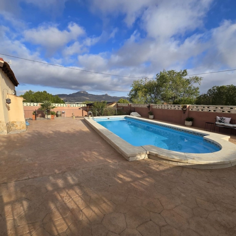 Villa in Sax (Ref: 5039 IVD13830)