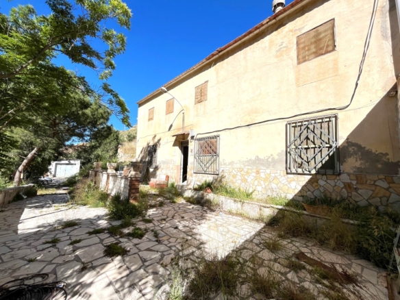 Country House in Petrer (Ref: 18228)