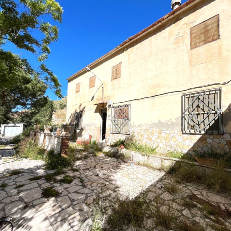 Country House in Petrer (Ref: 18228)