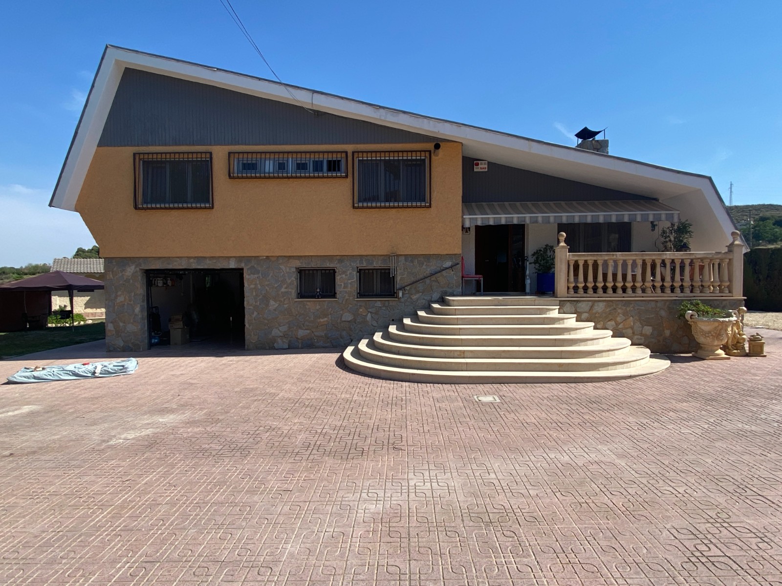 Villa in Petrer (Ref: 9013 GM7256)