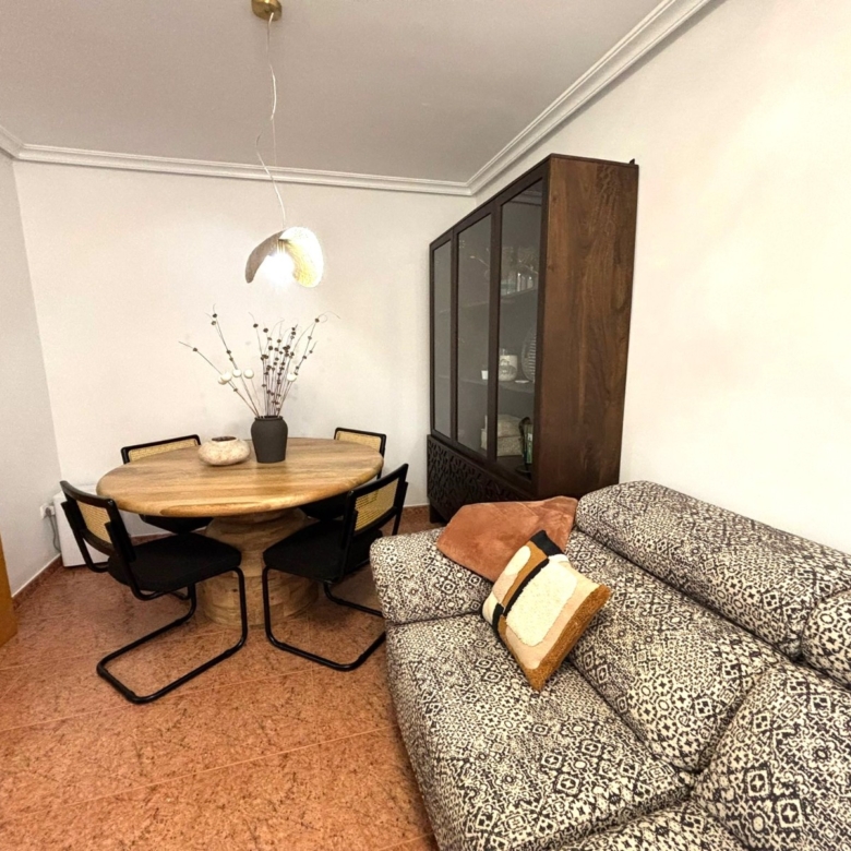 Townhouse in Sax (Ref: 23216)