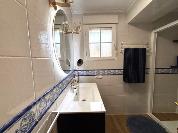 Townhouse in Sax (Ref: 23216)