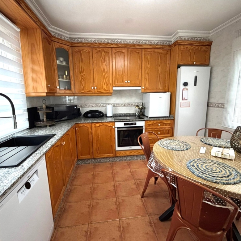 Townhouse in Sax (Ref: 23216)