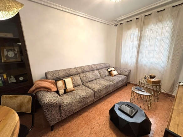 Townhouse in Sax (Ref: 23216)
