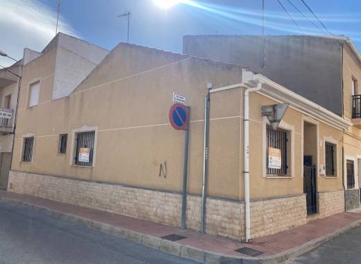 Townhouse in Sax (Ref: 23216)