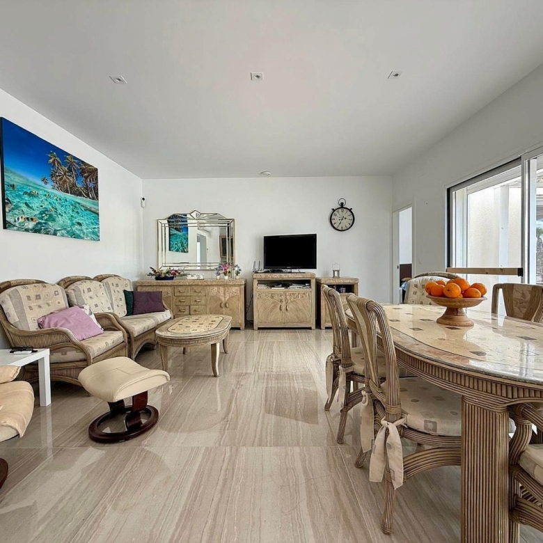 Villa in Salinas (Ref: 7003 ELS9081)