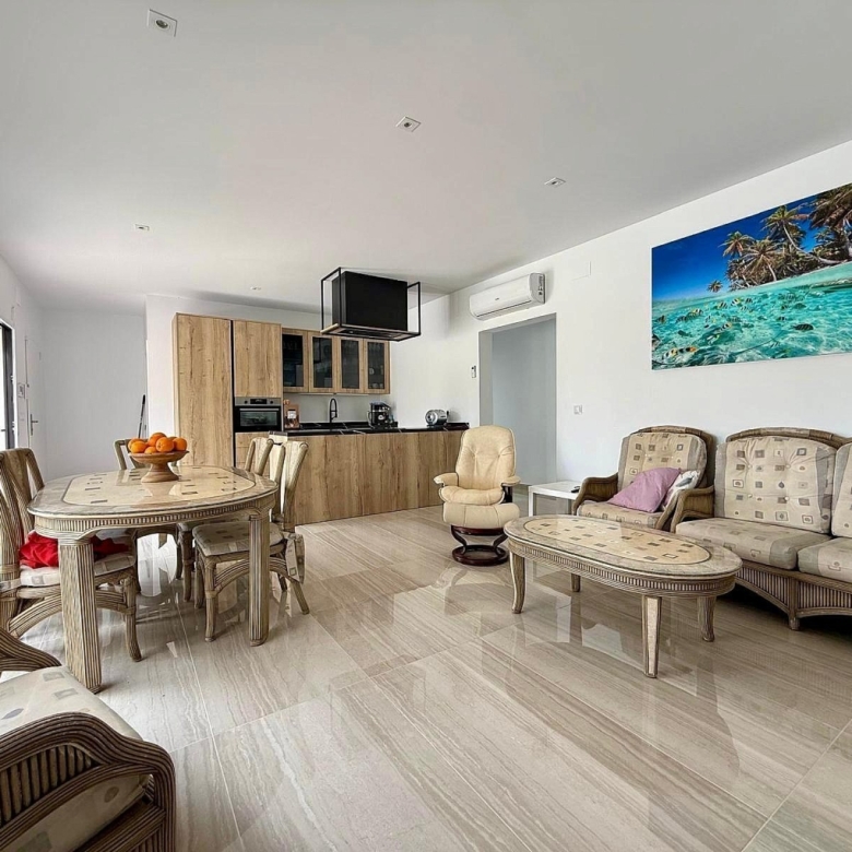 Villa in Salinas (Ref: 7003 ELS9081)