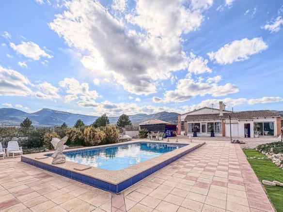 Villa in Castalla (Ref: 9034 JJ7244)