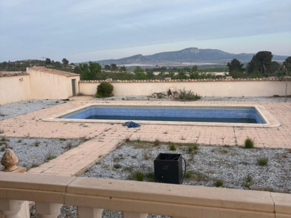 Villa in Monóvar (Ref: 9036 GM7355)