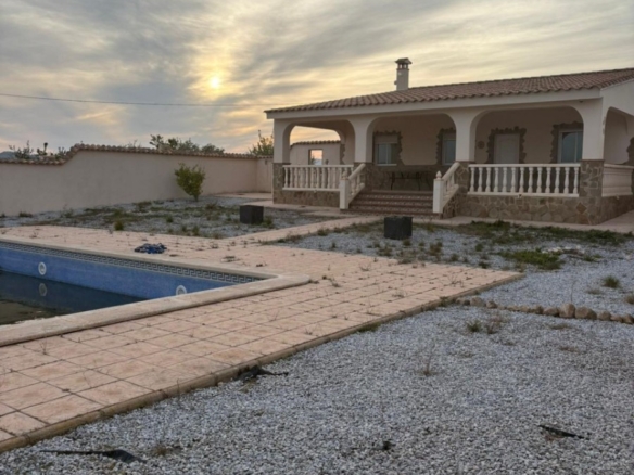 Villa in Monóvar (Ref: 9036 GM7355)