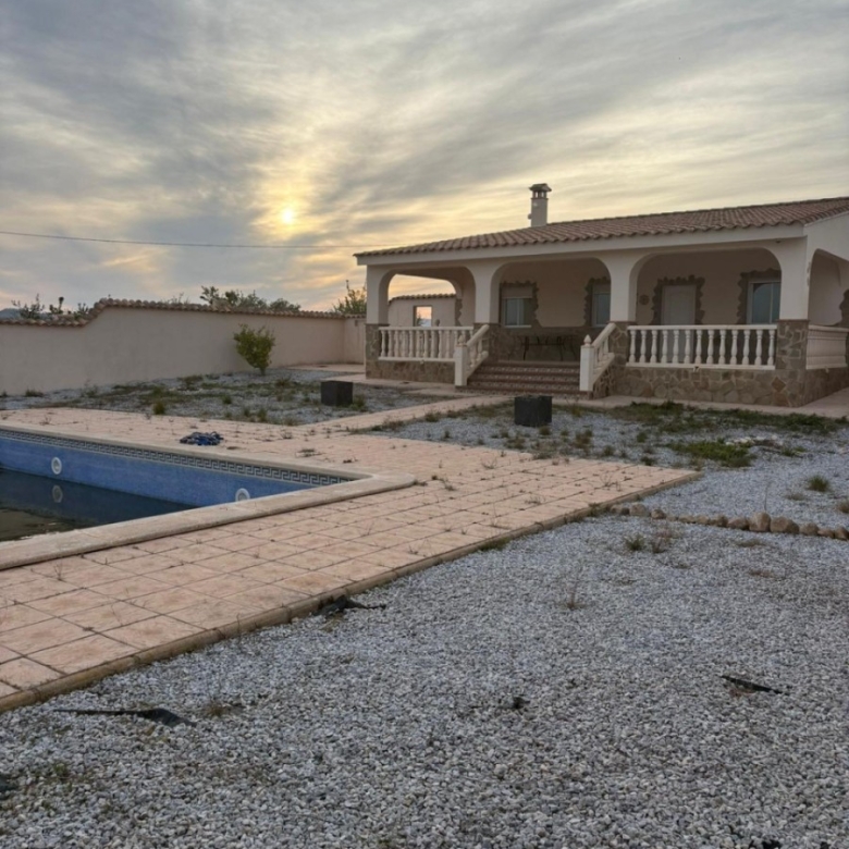 Villa in Monóvar (Ref: 9036 GM7355)
