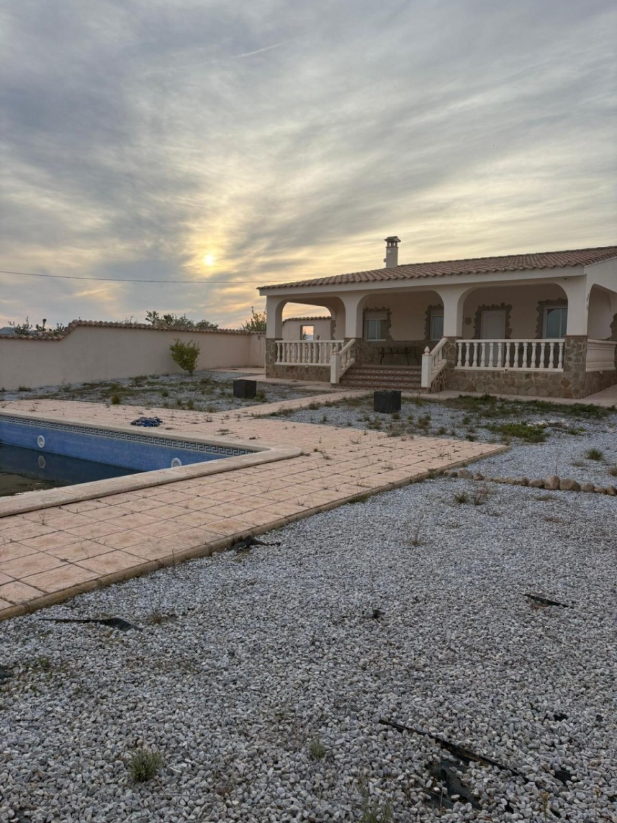 Villa in Monóvar (Ref: 9036 GM7355)