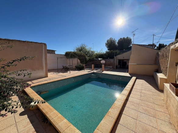 Townhouse in Monóvar (Ref: 9037 JJ7239)