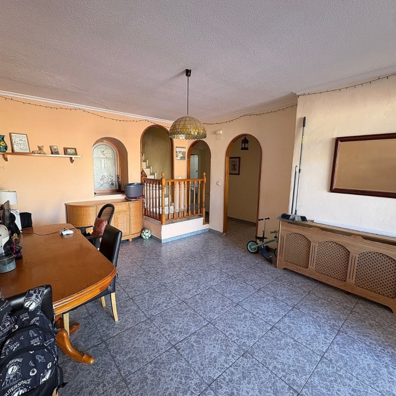 Townhouse in Monóvar (Ref: 9037 JJ7239)