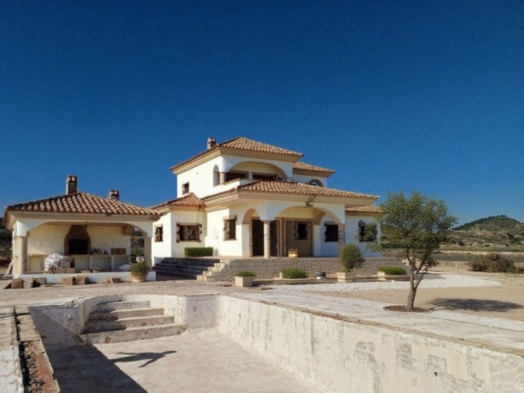 Villa in Pinoso (Ref: 9038 PT3140)