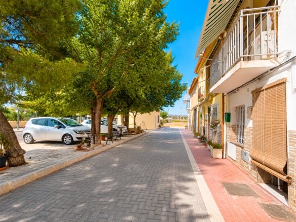 Townhouse in Hondón de los Frailes (Ref: AM-HFJSE)