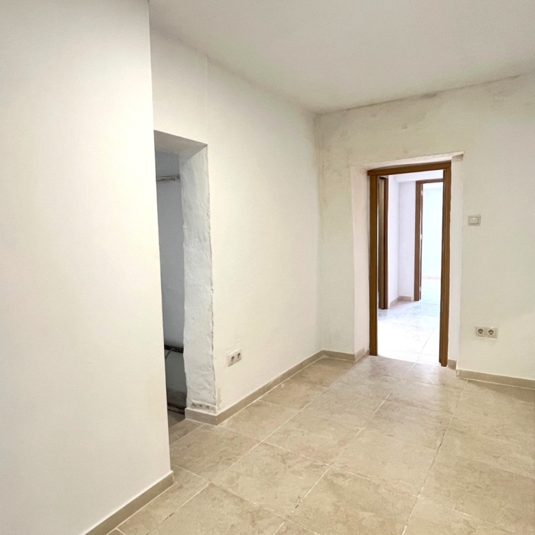 Townhouse in Sax (Ref: 23224)