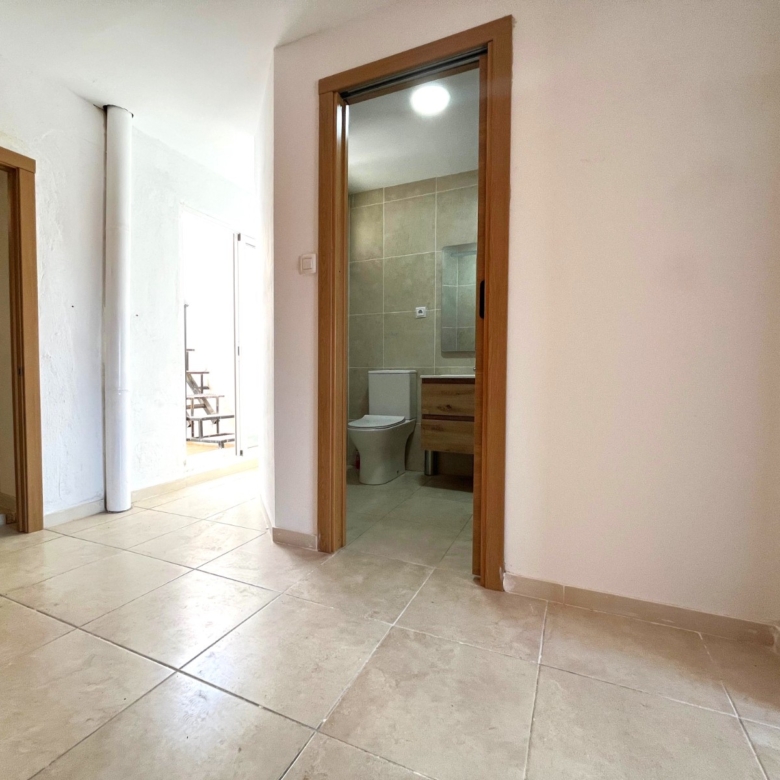 Townhouse in Sax (Ref: 23224)